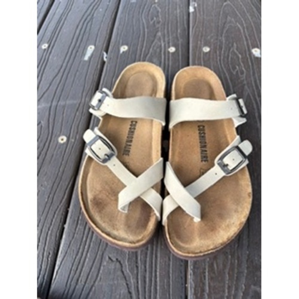 Cushionaire Lane Cork Footbed Sandals Women 6M Cream Leather Toe Loop Buckle